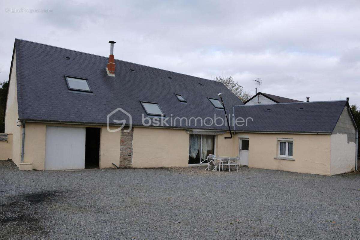 Maison à SAINT-MARTIN-DE-LANDELLES