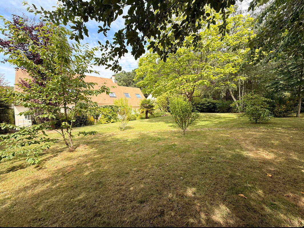 Maison à LE VAL-SAINT-GERMAIN