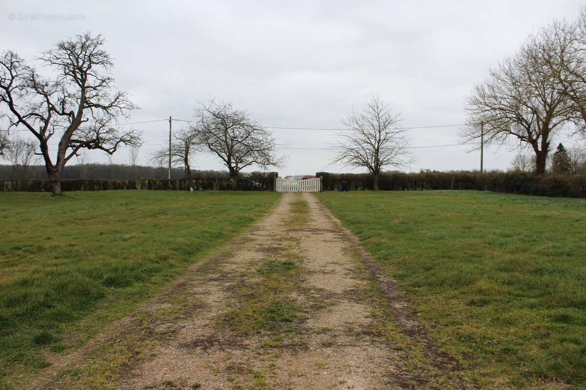 Maison à MORVILLIERS