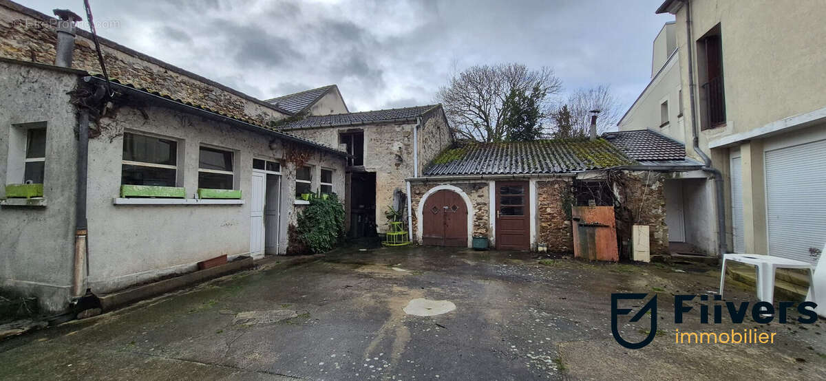 Maison à SAINT-FARGEAU-PONTHIERRY
