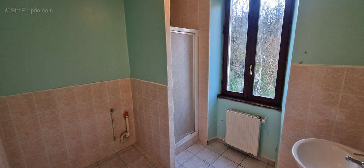 Appartement à YENNE