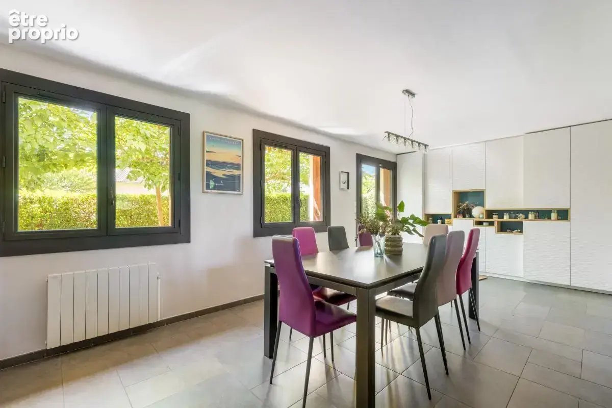 Maison T5 avec jardin paysagé et piscine - GENAS - photo 8