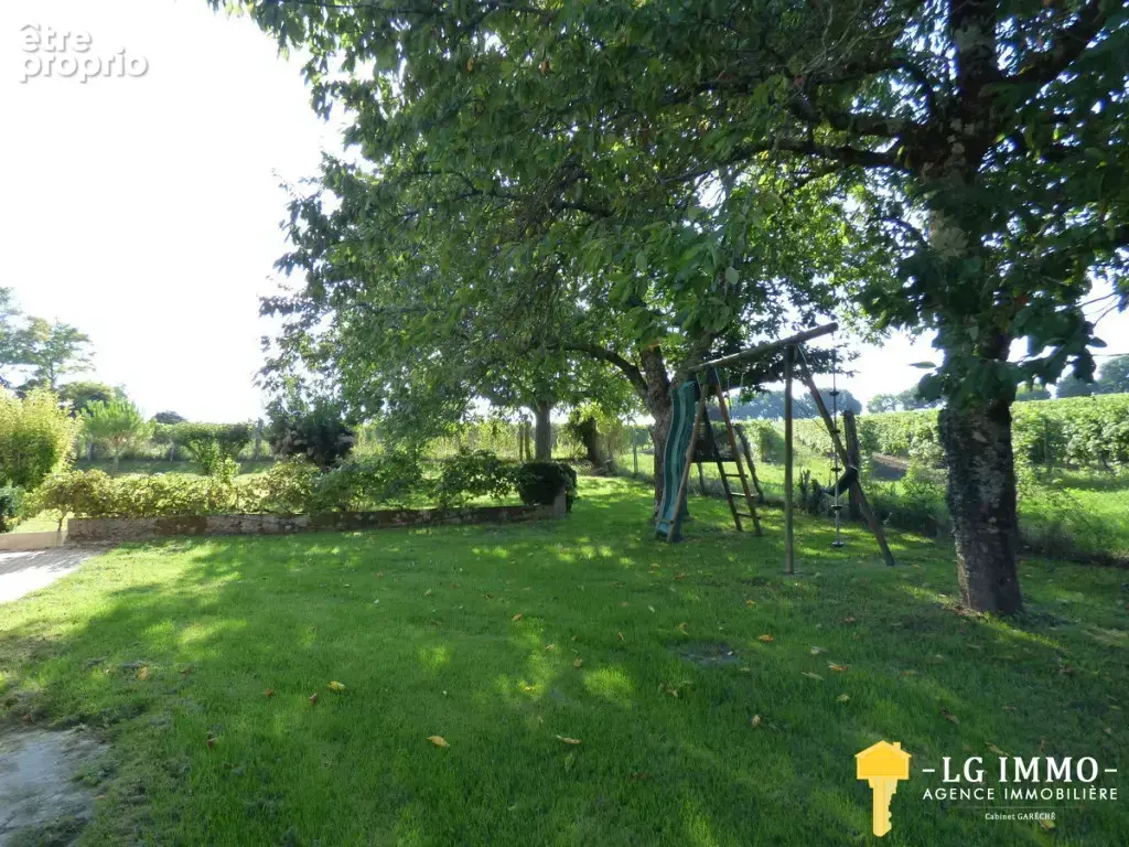 Propriété avec dépendance d'environ 285m2 près du pittoresque port de Chenac - photo 10