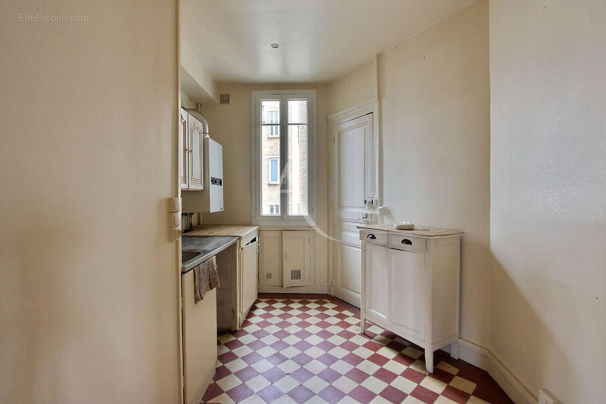 Appartement à COURBEVOIE