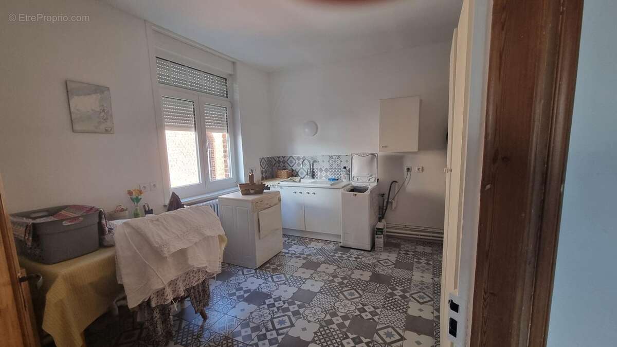 Maison bourgeoise de caractère  sur 3 niveaux–7 chambres – 2 salles d'eau,2 WC  Idéale pour une grande famille ou un investisseu - photo 21