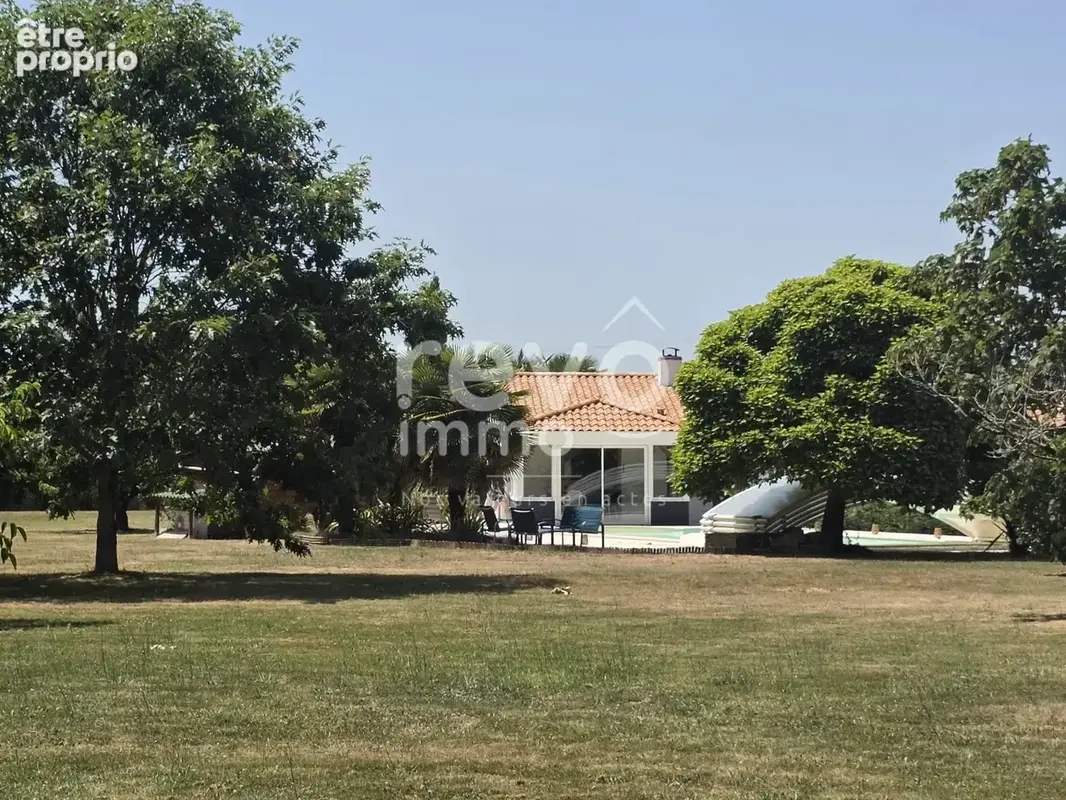 Propriété de charme avec piscine chauffée sur parcelle de + de 8000m² - photo 11