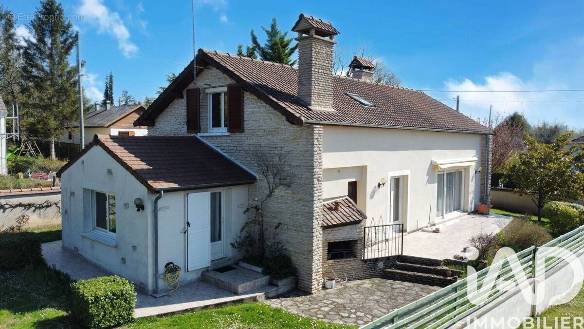 Photo 1 - Maison à MONTEREAU-FAULT-YONNE