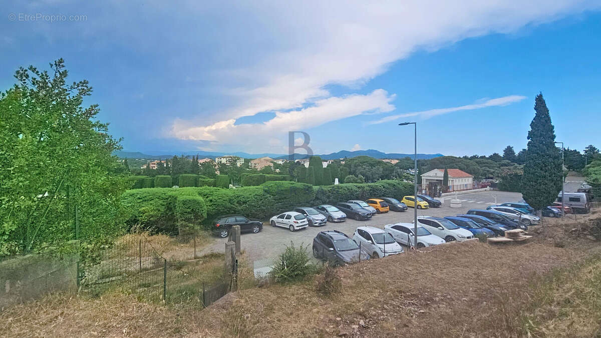 Terrain à FREJUS