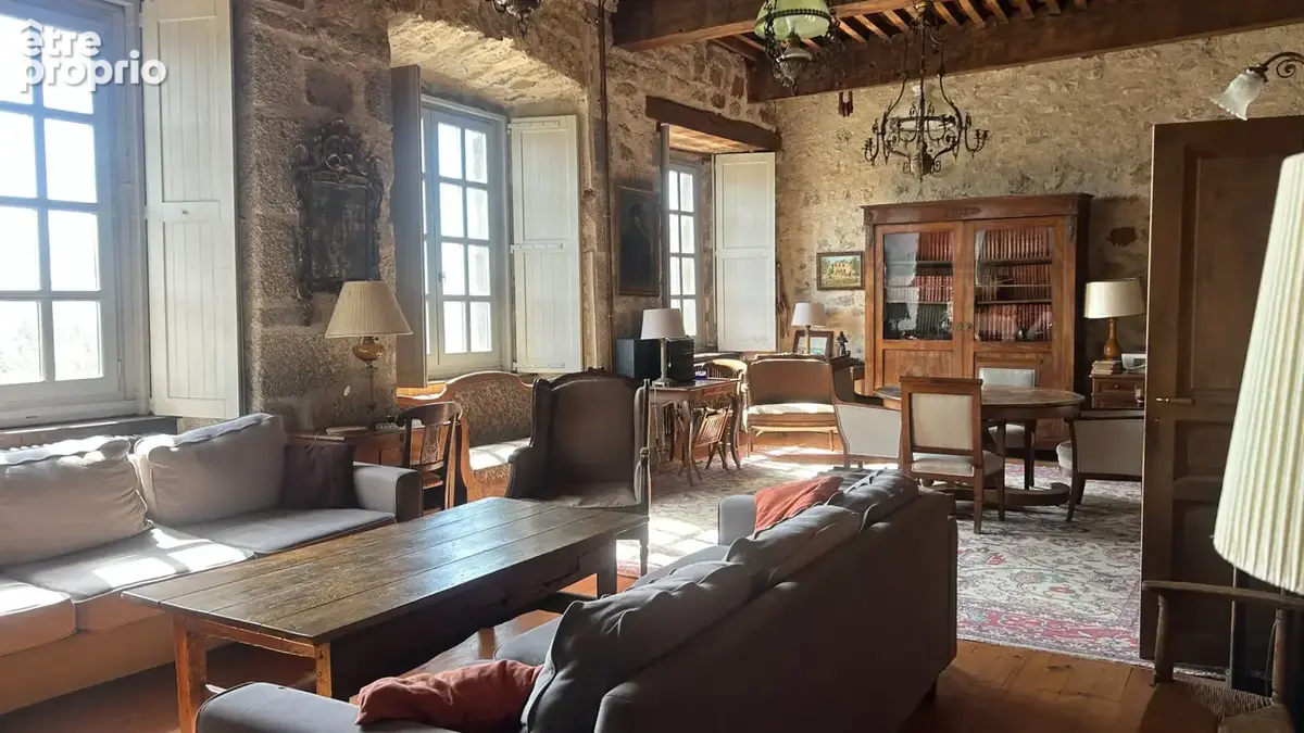 Manoir du XIVe siècle : Authenticité, Air pur et Golf entre l'Aubrac et les Monts du Cantal - photo 2