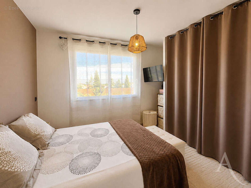 Saint-Cyprien Village ? Maison de caractère avec appartement indépendant et fort potentiel - photo 5
