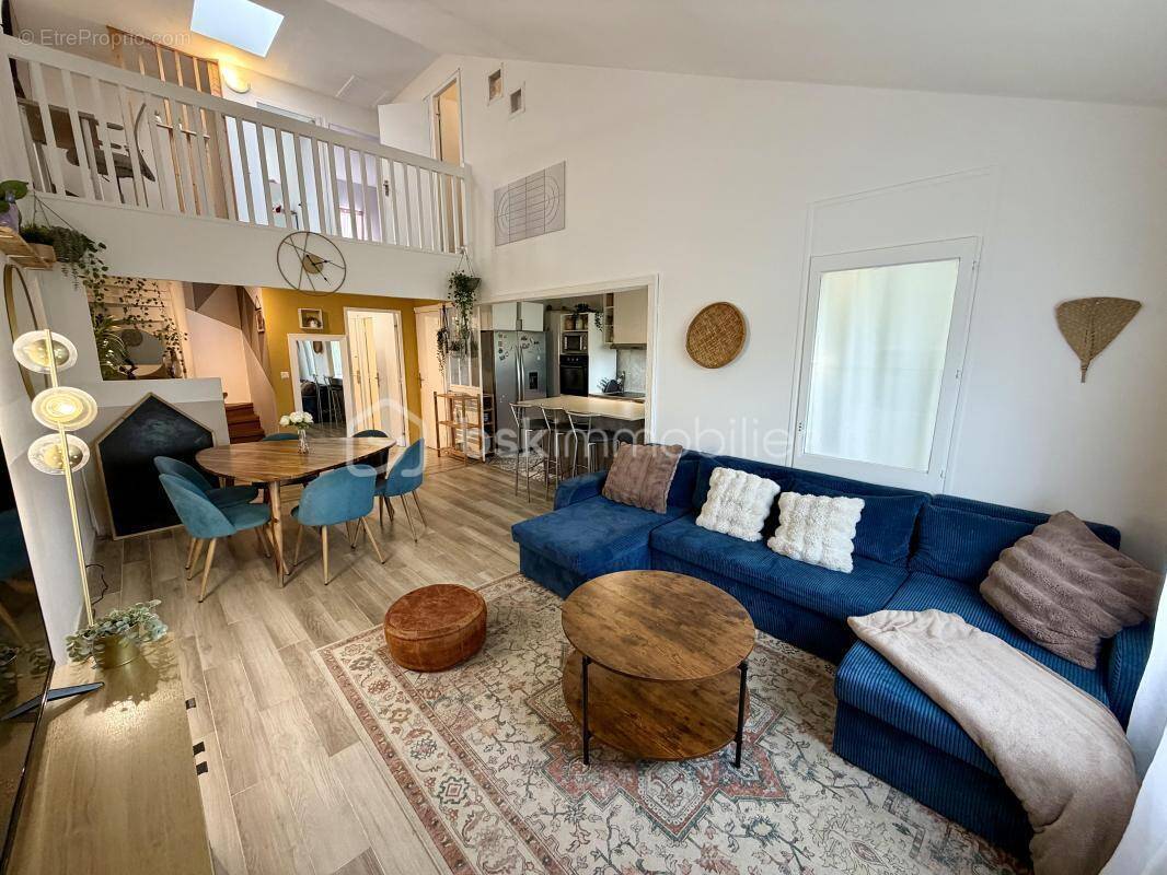Appartement à COURCOURONNES