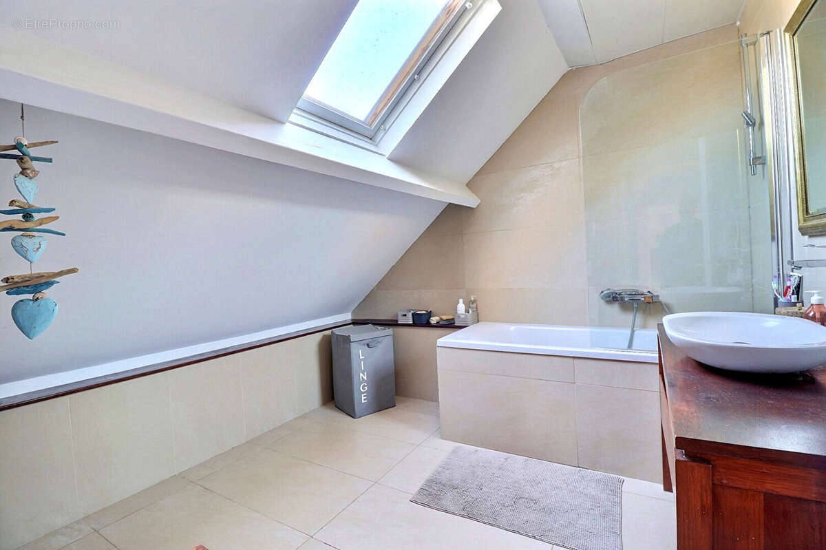 Maison à MAREIL-MARLY