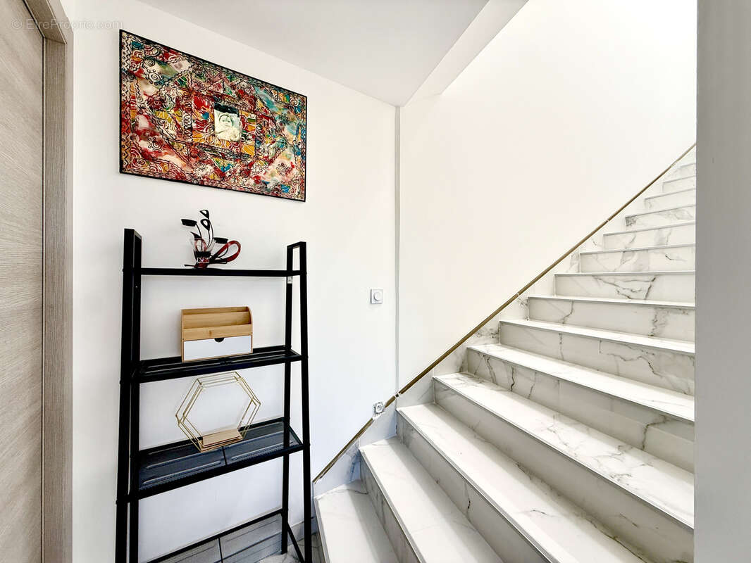 Maison à CLARENSAC