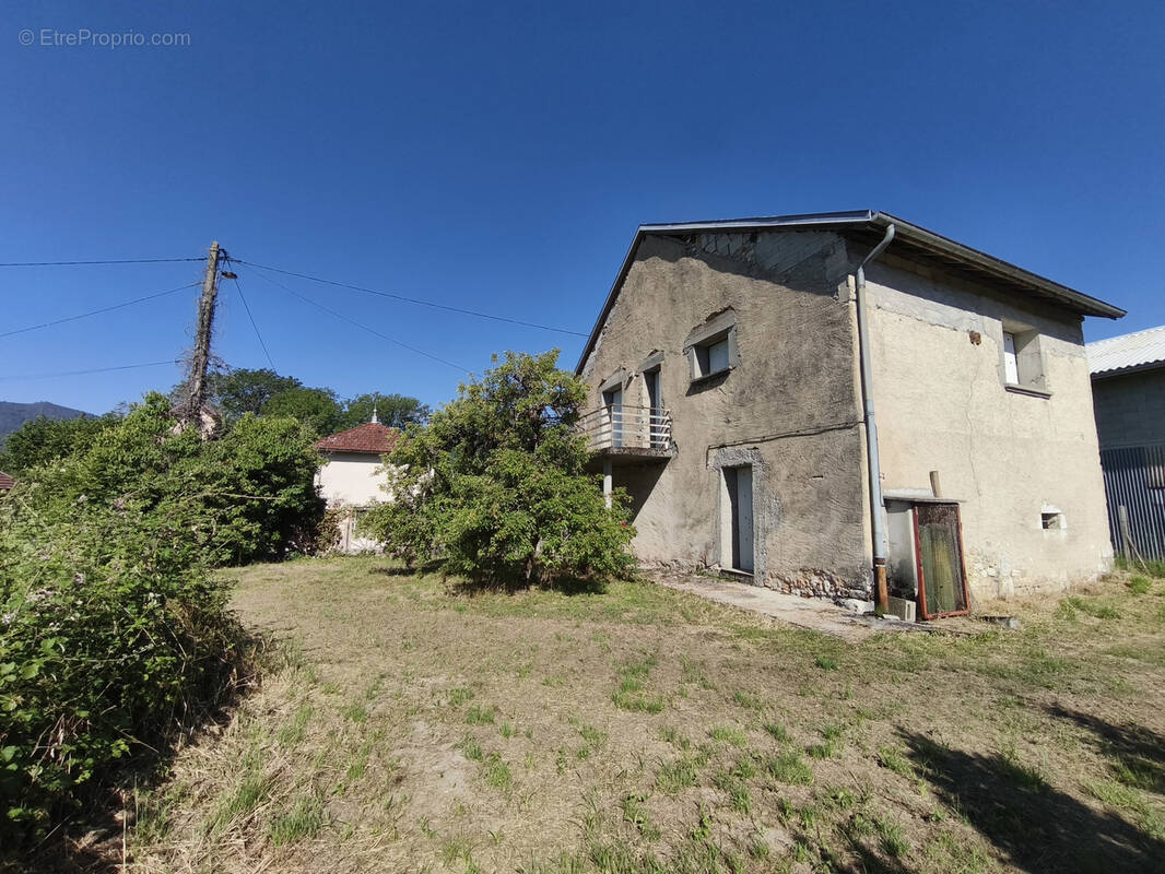 Maison à LOMPNIEU