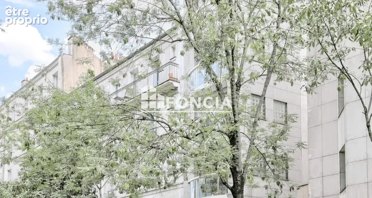 Tram jean moulin studio transformable en 2p dans immeuble recent - photo 9