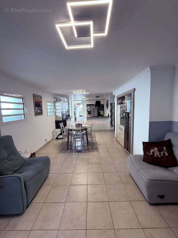 Maison 141 m² à Saint-Pierre  - photo 15