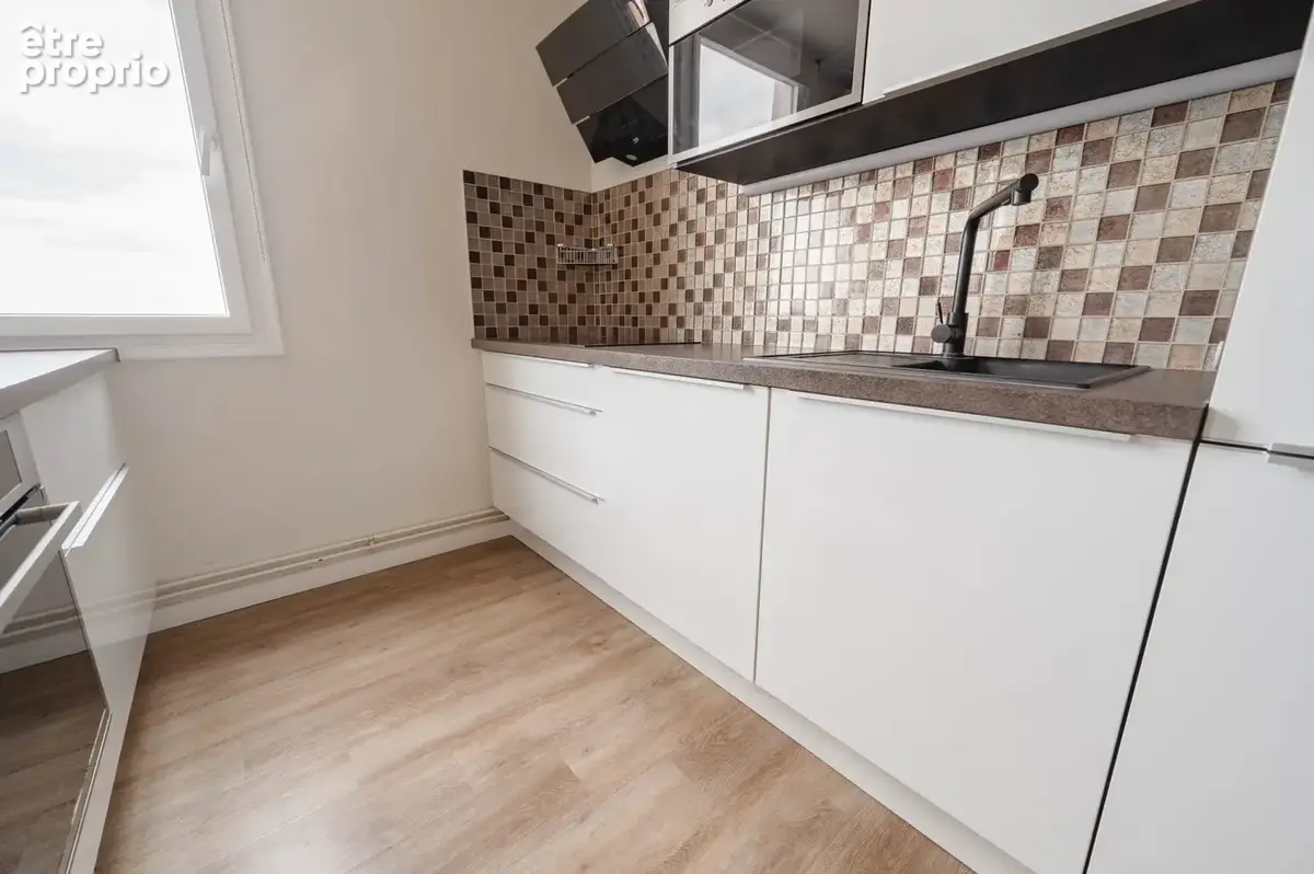 Appartement 73 m² à La Madeleine  - photo 3