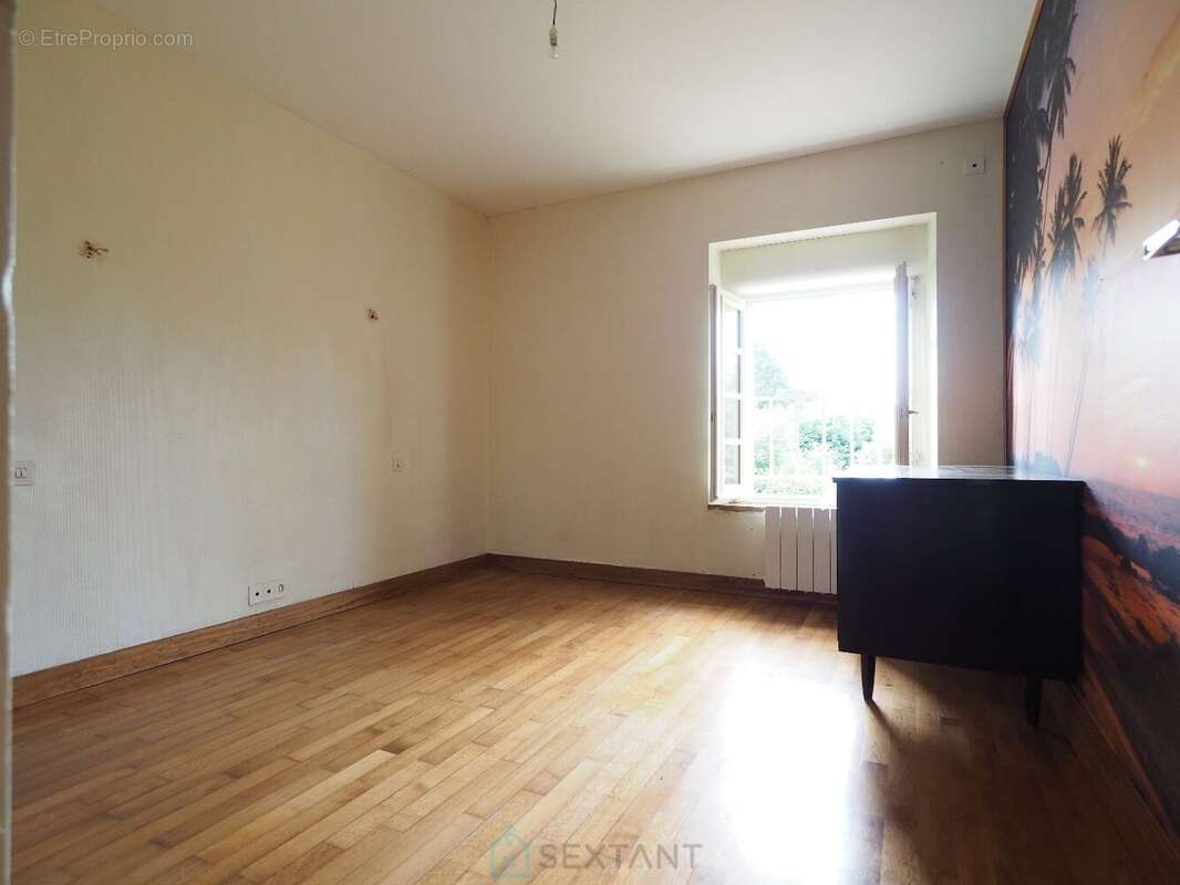Agréable propriété ancienne en pierres avec dépendance et puits - photo 12