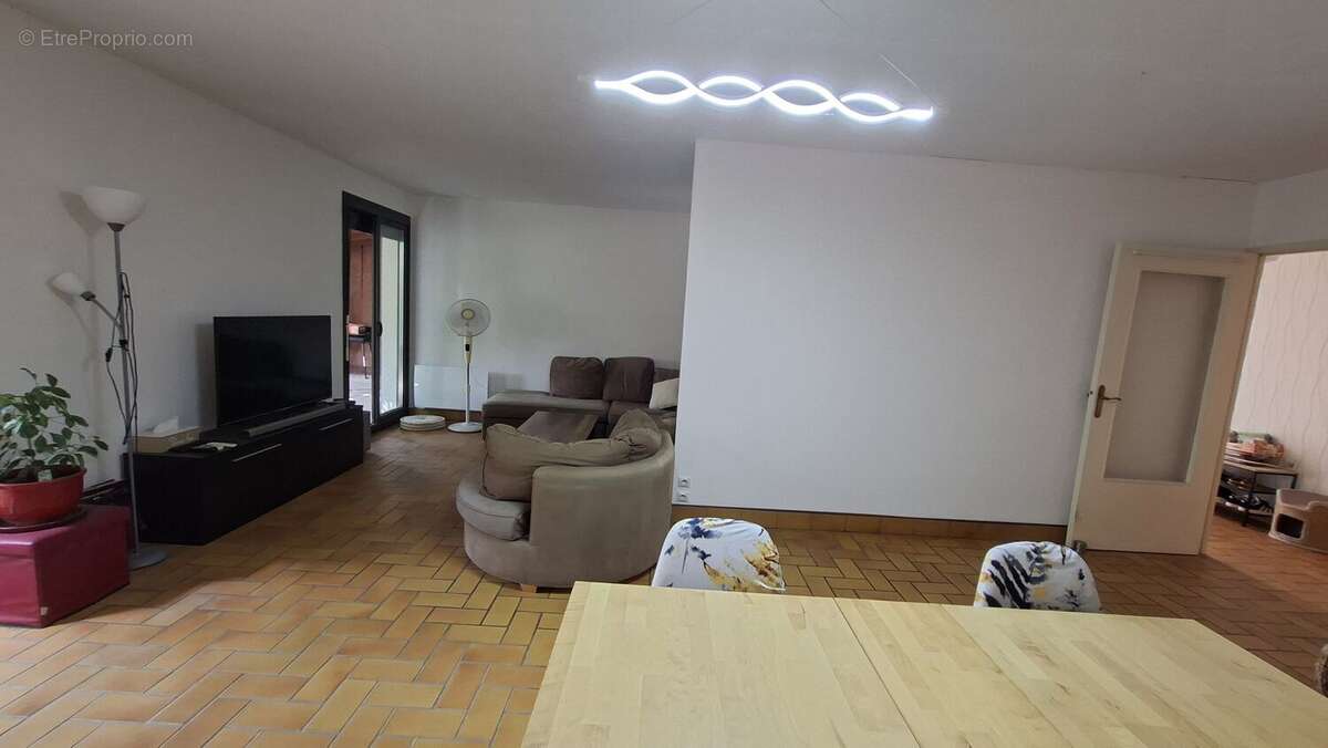 Maison 81 m² à Ambares-Et-Lagrave  - photo 13