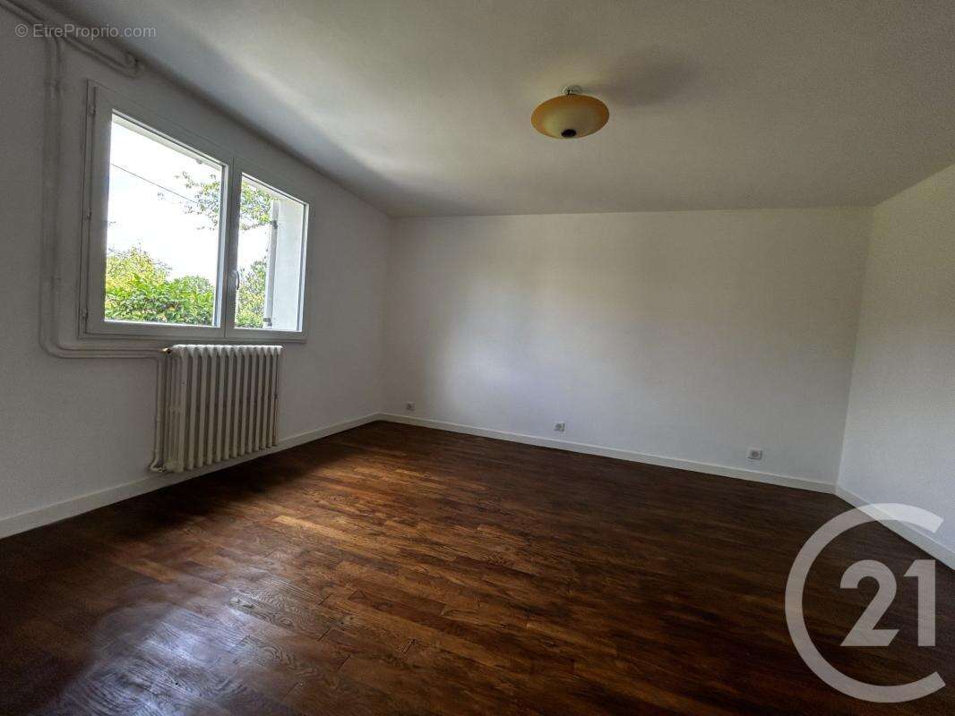 Maison 137 m² à Panazol  - photo 2