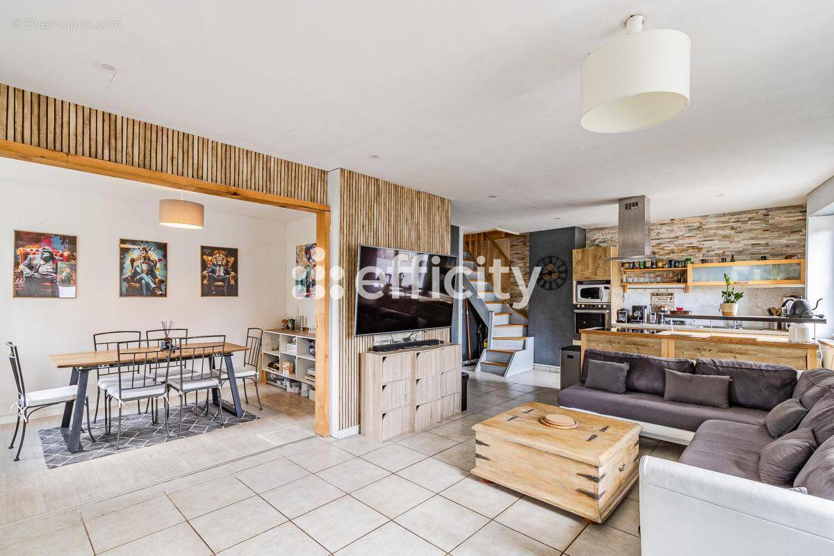 Appartement à CIVRIEUX-D'AZERGUES