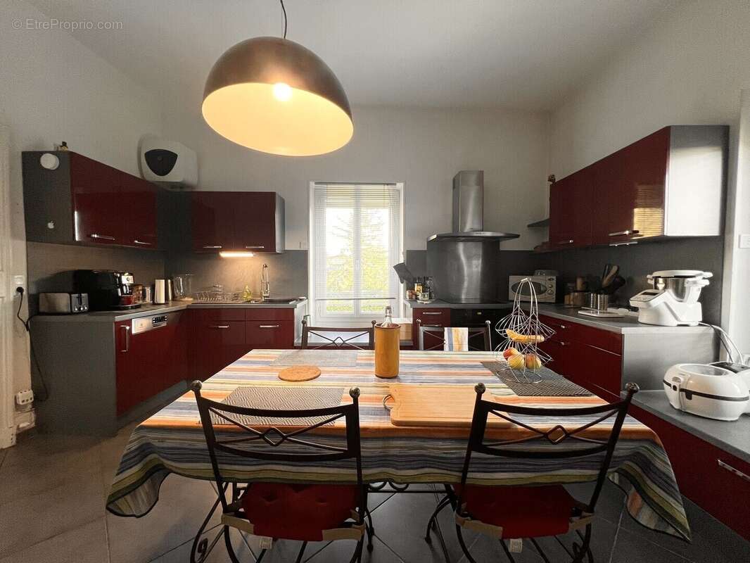 Appartement à CHALLES-LES-EAUX