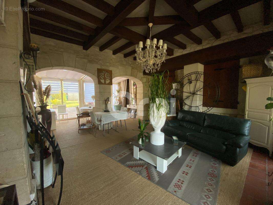 Maison à TERRASSON-LAVILLEDIEU