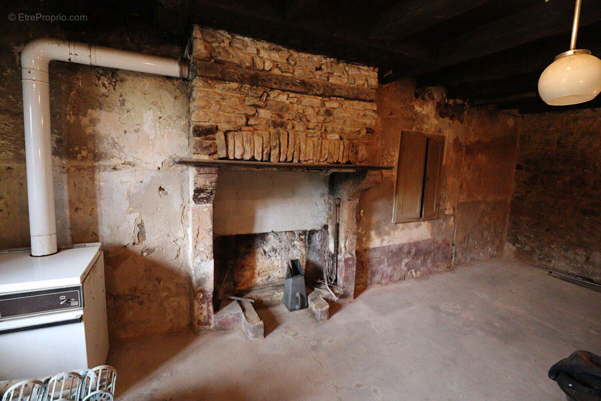 Maison à SAINT-SORNIN-LEULAC