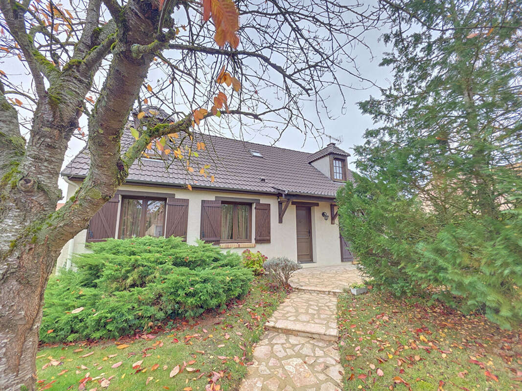 Maison à NOGENT-LE-ROI