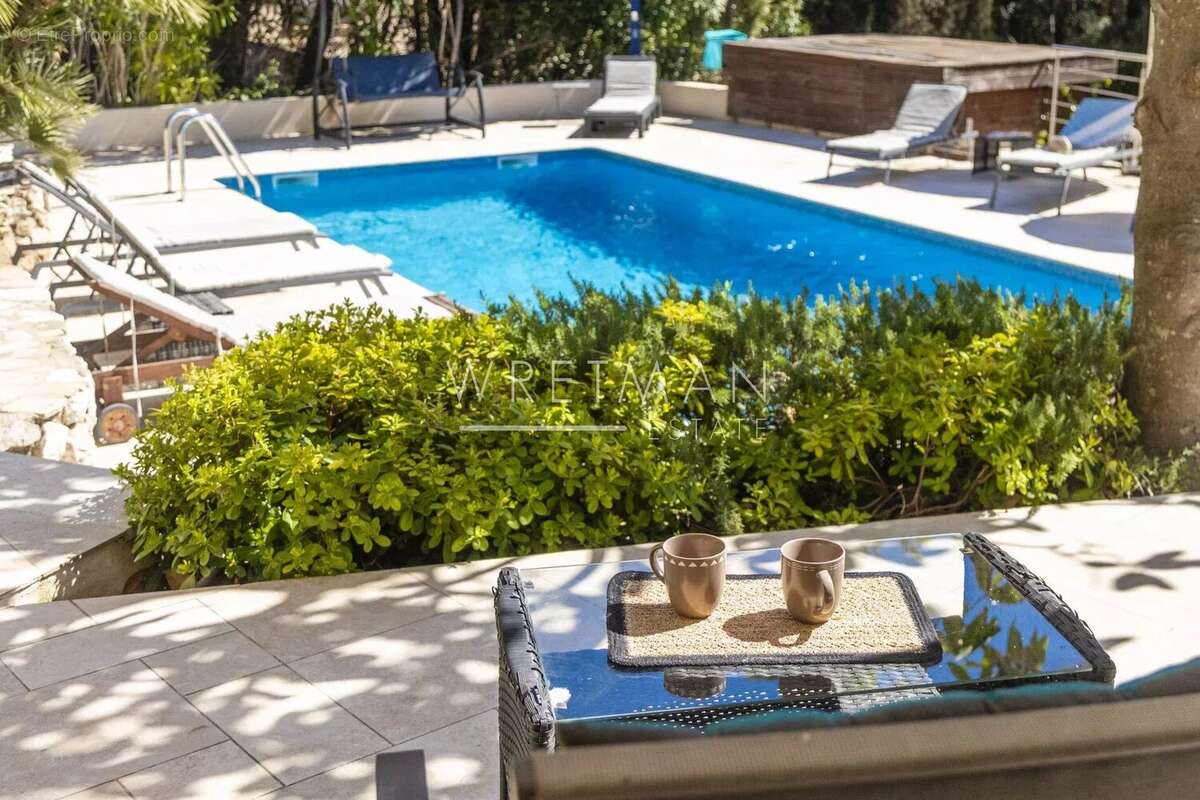 Maison à MANDELIEU-LA-NAPOULE