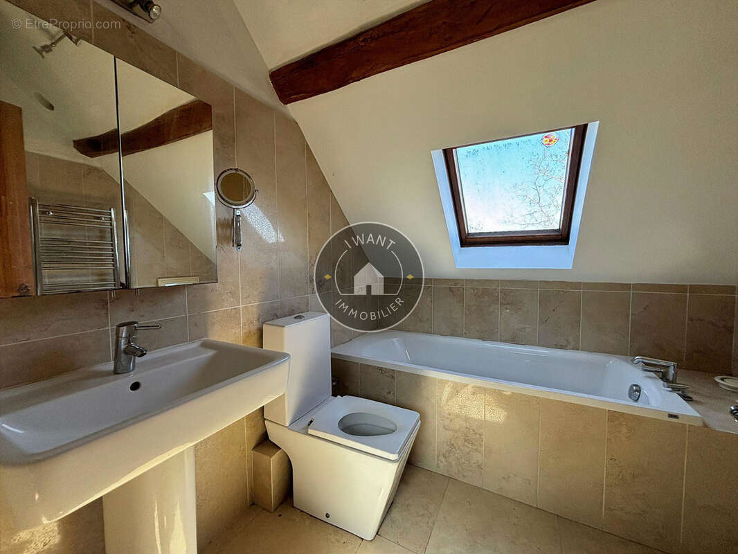 Maison à MOULIHERNE