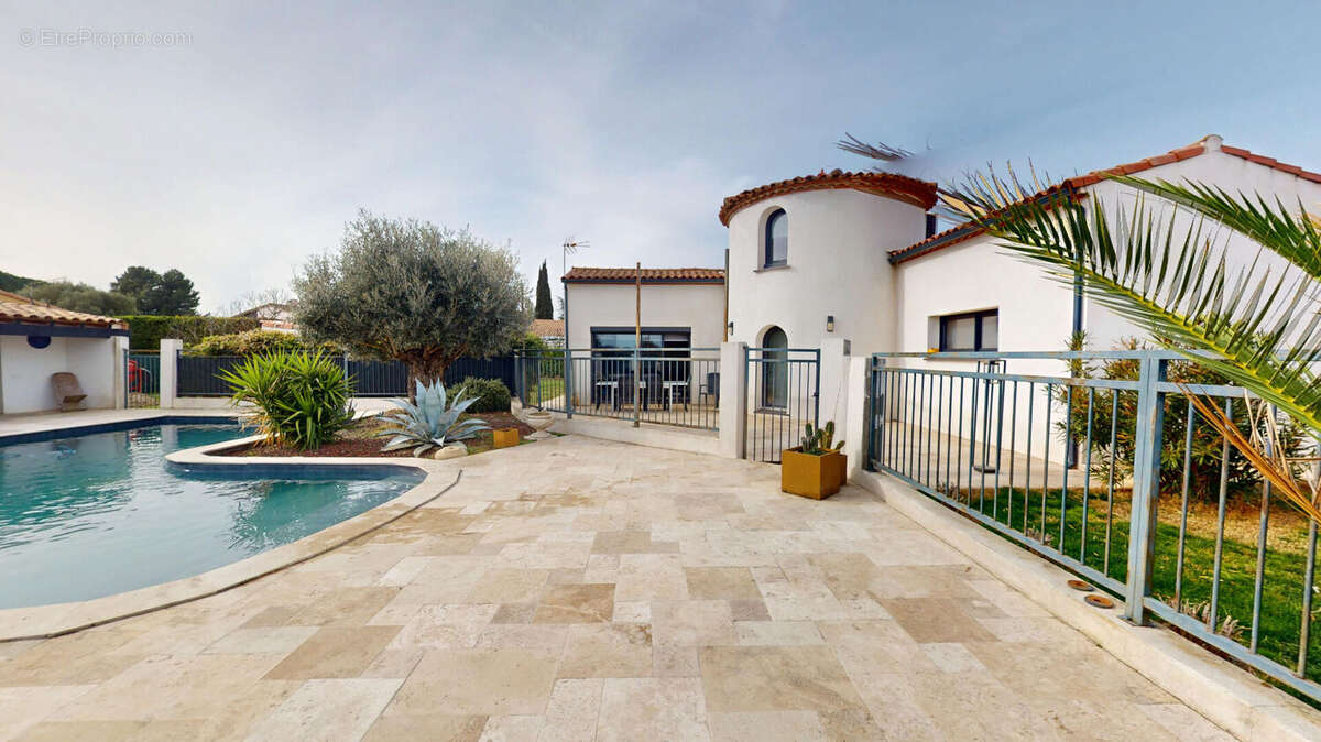 Villemoustaussou - Maison familiale avec piscine & studio indépendant ! - photo 2