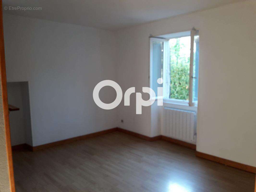 Maison à SAINT-JULIEN-DE-RAZ