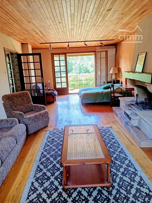 A vendre maison de village avec un jardin piscinable de 688m² - photo 6
