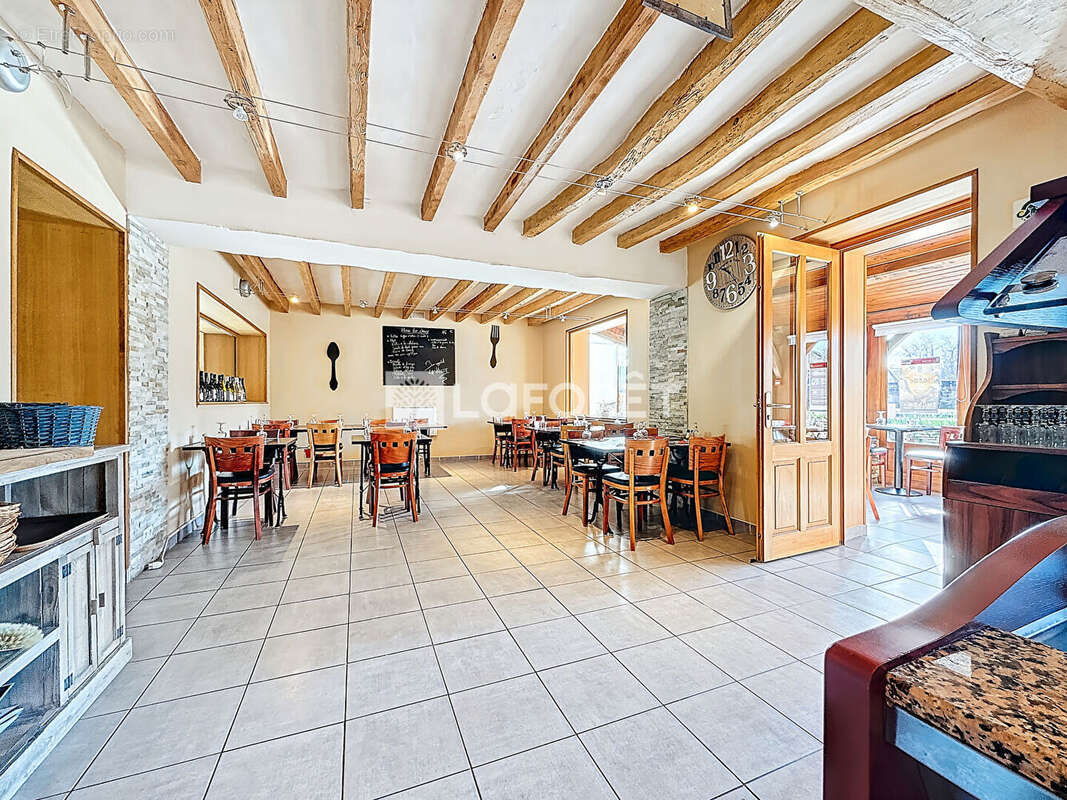 Commerce à DOUE-LA-FONTAINE