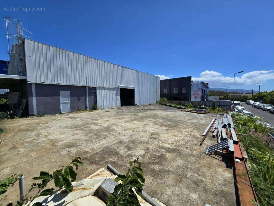 Commerce à SAINTE-MARIE