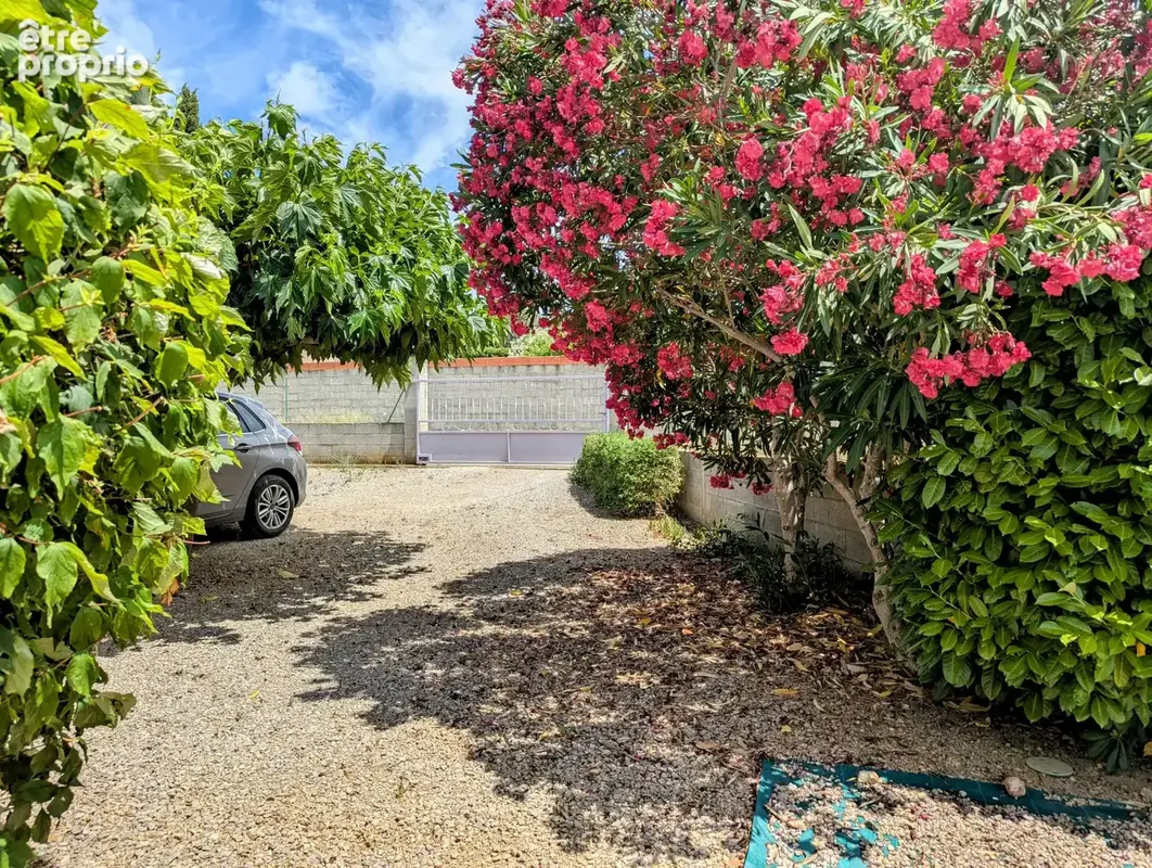 Villa plain pied avec garages - photo 11