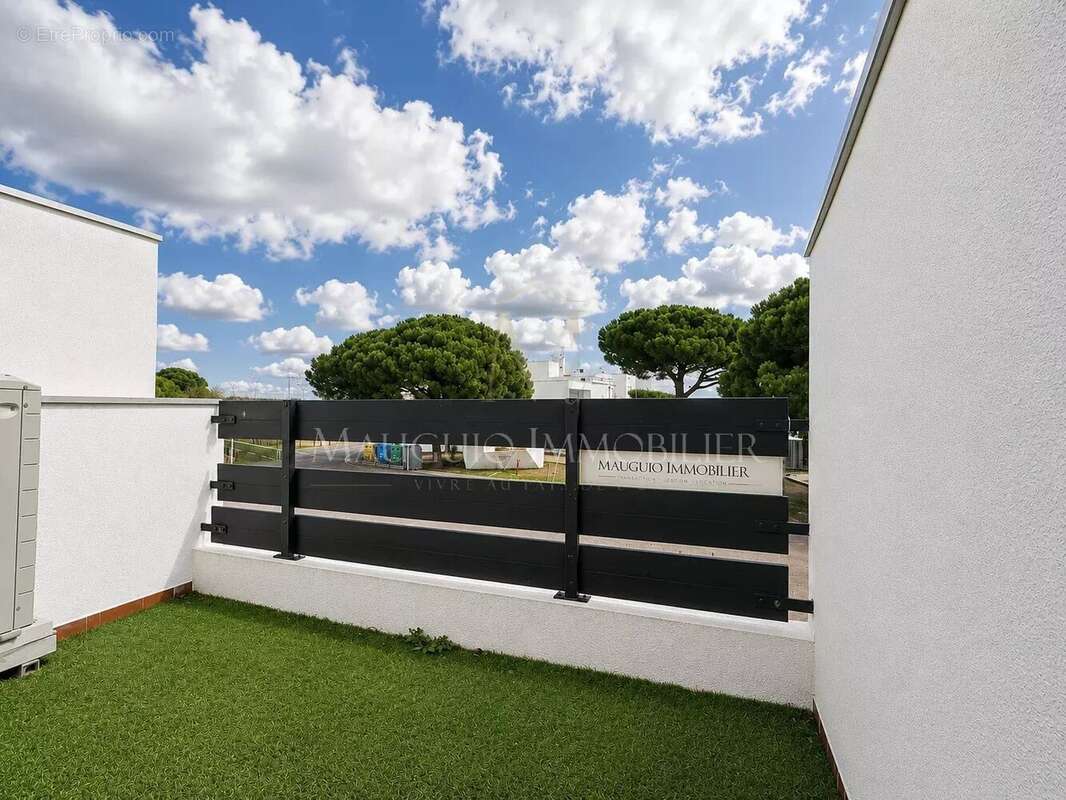 Marina T3 en duplex avec toit terrasse et appontement pour bateau - photo 9