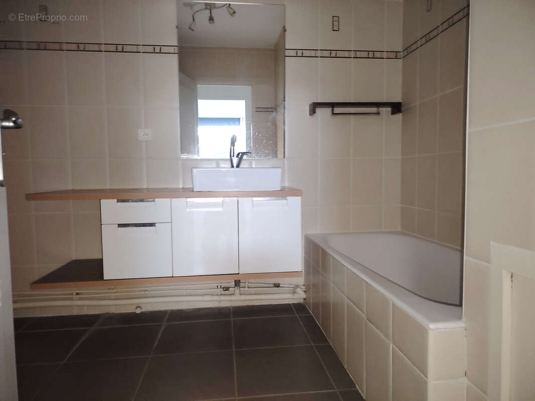 Appartement à LE PEAGE-DE-ROUSSILLON