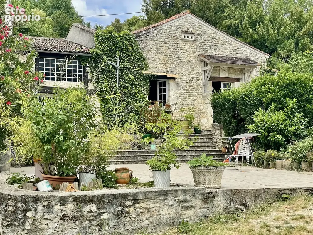 Maison 12 pièces 616 m² à vendre à Magnac-Sur-Touvre (16600) - photo 2