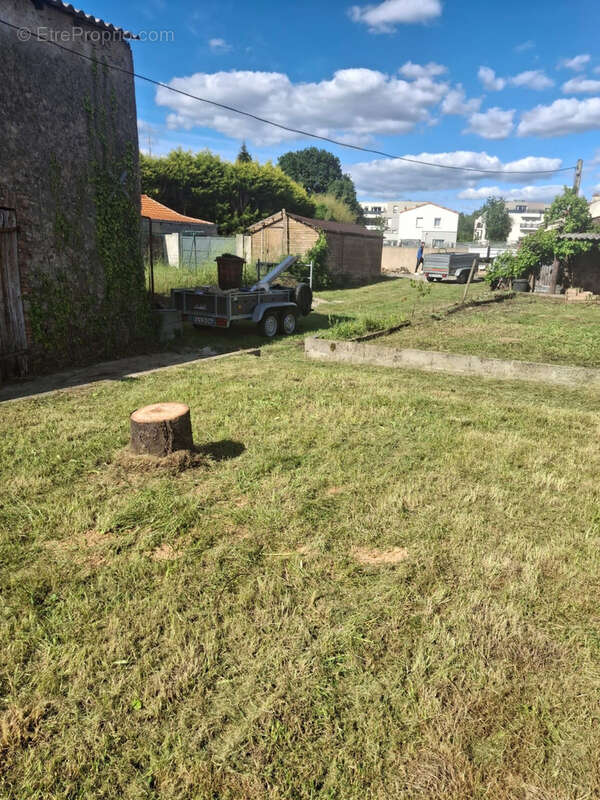 Exclusivite ! a vendre dans le bourg de bouaye - maison familiale de 122 m2 avec fort potentiel- 4 chambres + - photo 6