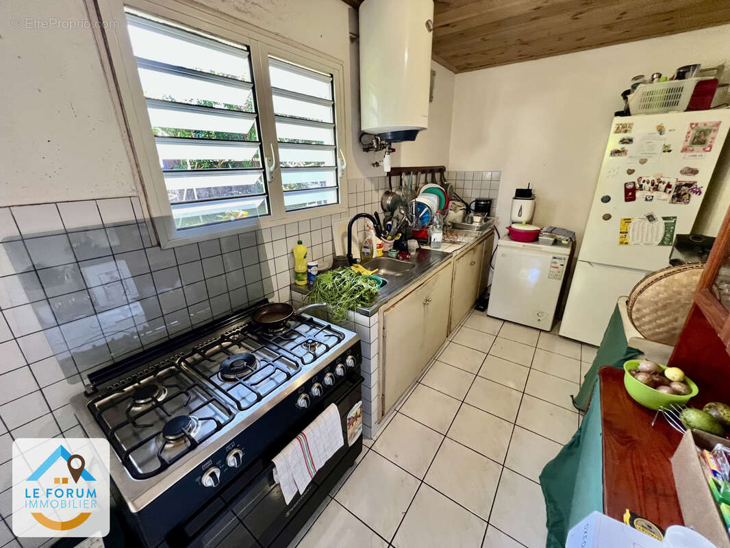 Saint joseph 97480 - maison t3 - fort potentiel - investissement locatif - proche des commodités - photo 2