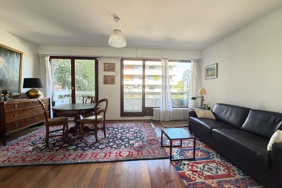 Appartement 47 m² à Sevres  - photo 2