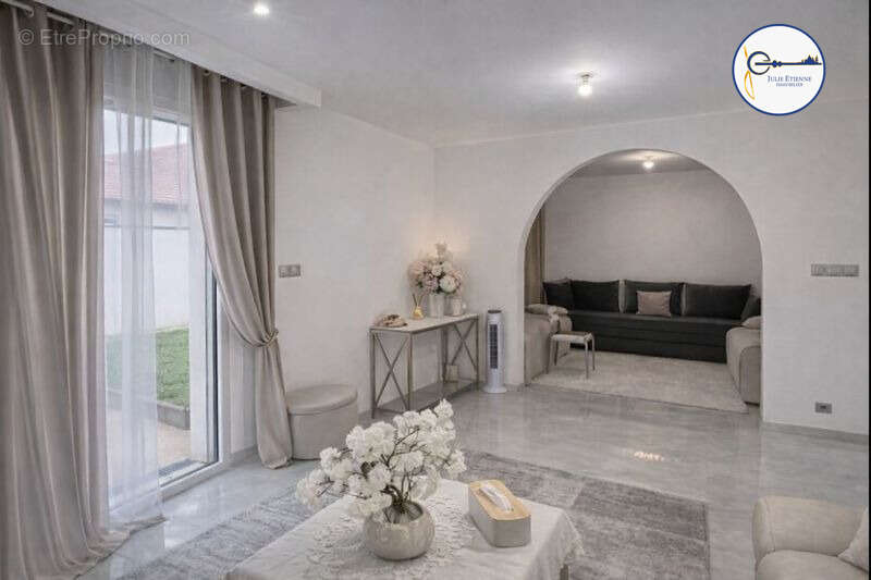 Maison à DOGNEVILLE