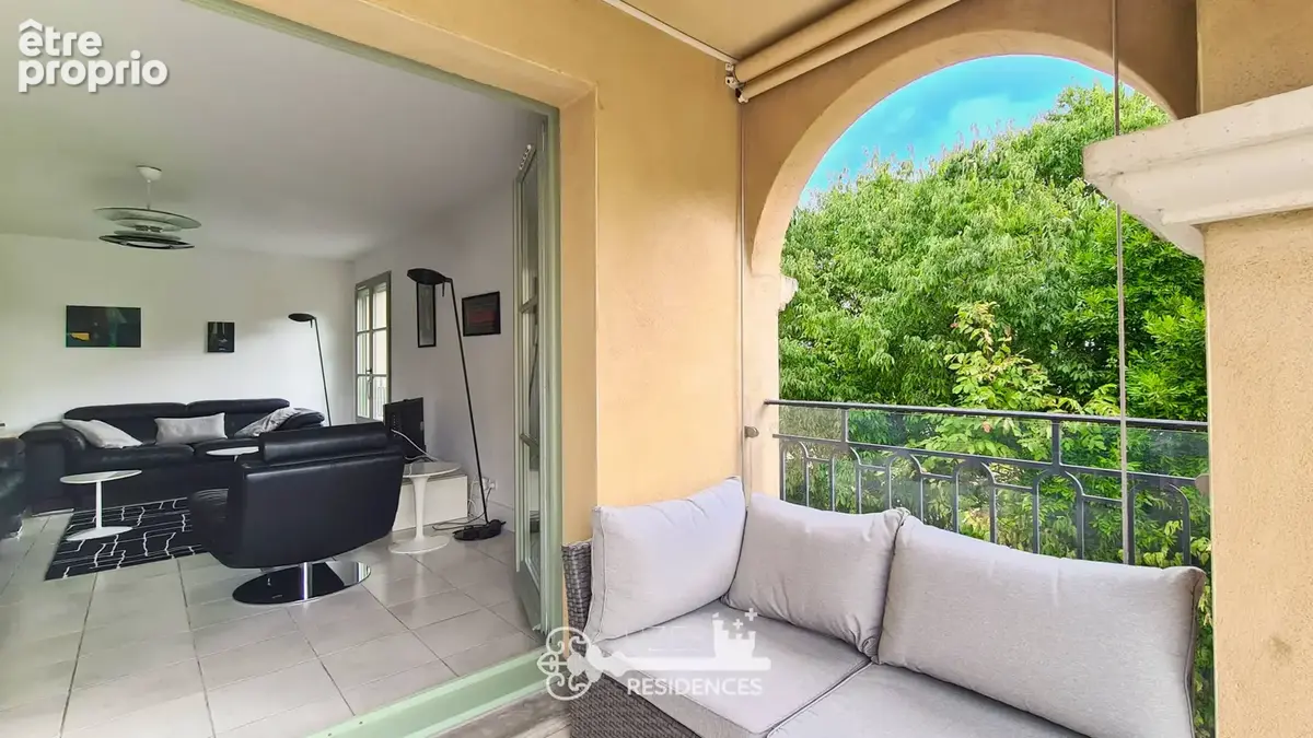 Appartement 3 chambres avec terrasse et vues verdoyantes à Uzès - photo 5