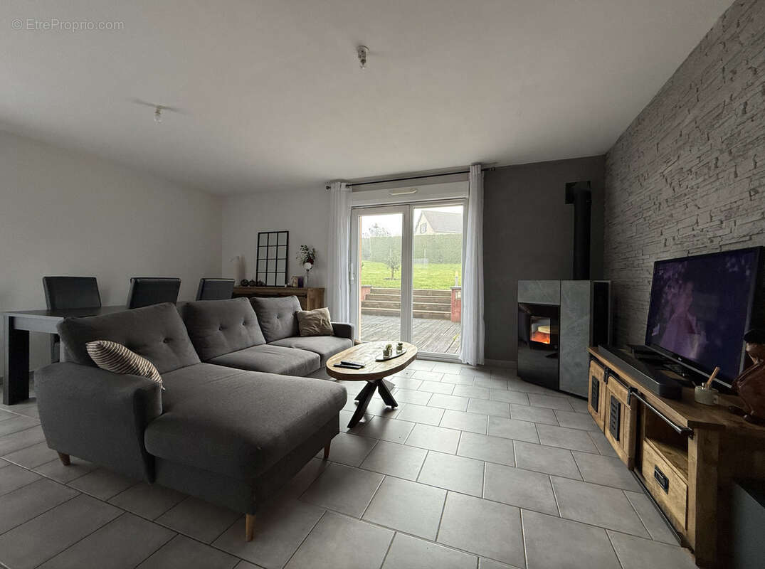 Maison à DOMBROT-LE-SEC