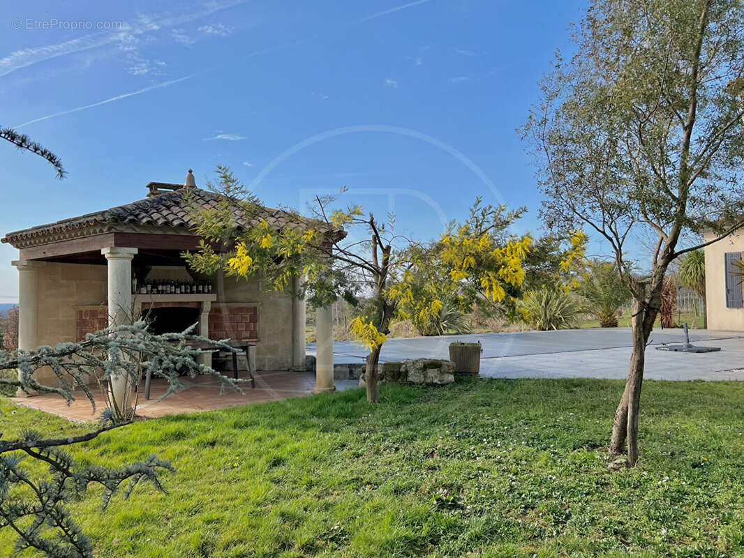 Maison à SAINT-EMILION