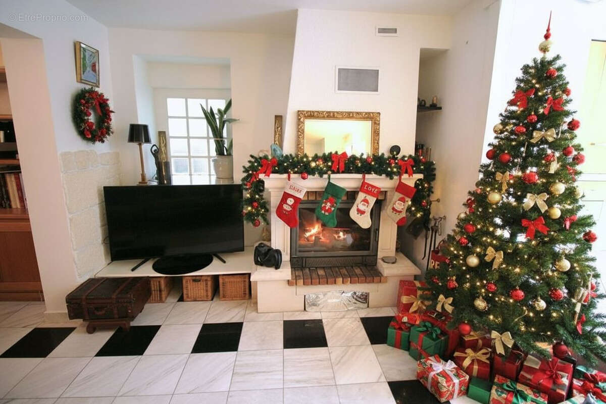 Maison à SAINT-MAUR-DES-FOSSES