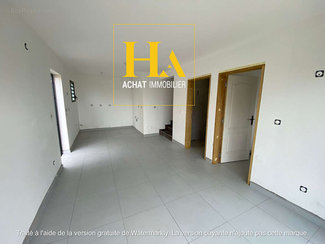 ST JOSEPH Ensemble immobilier composé de 2 maisons F4 neuves - photo 6