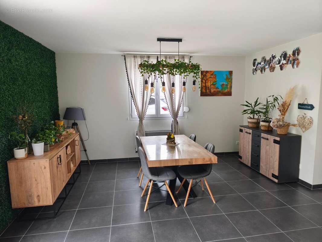 Photo 7 - Maison à ETREILLERS